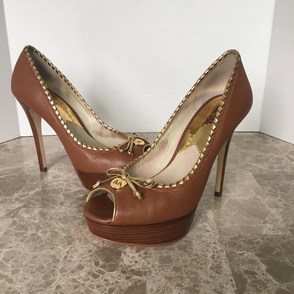 Michael Kors peep-toe logo heel - Picture 6 of 7